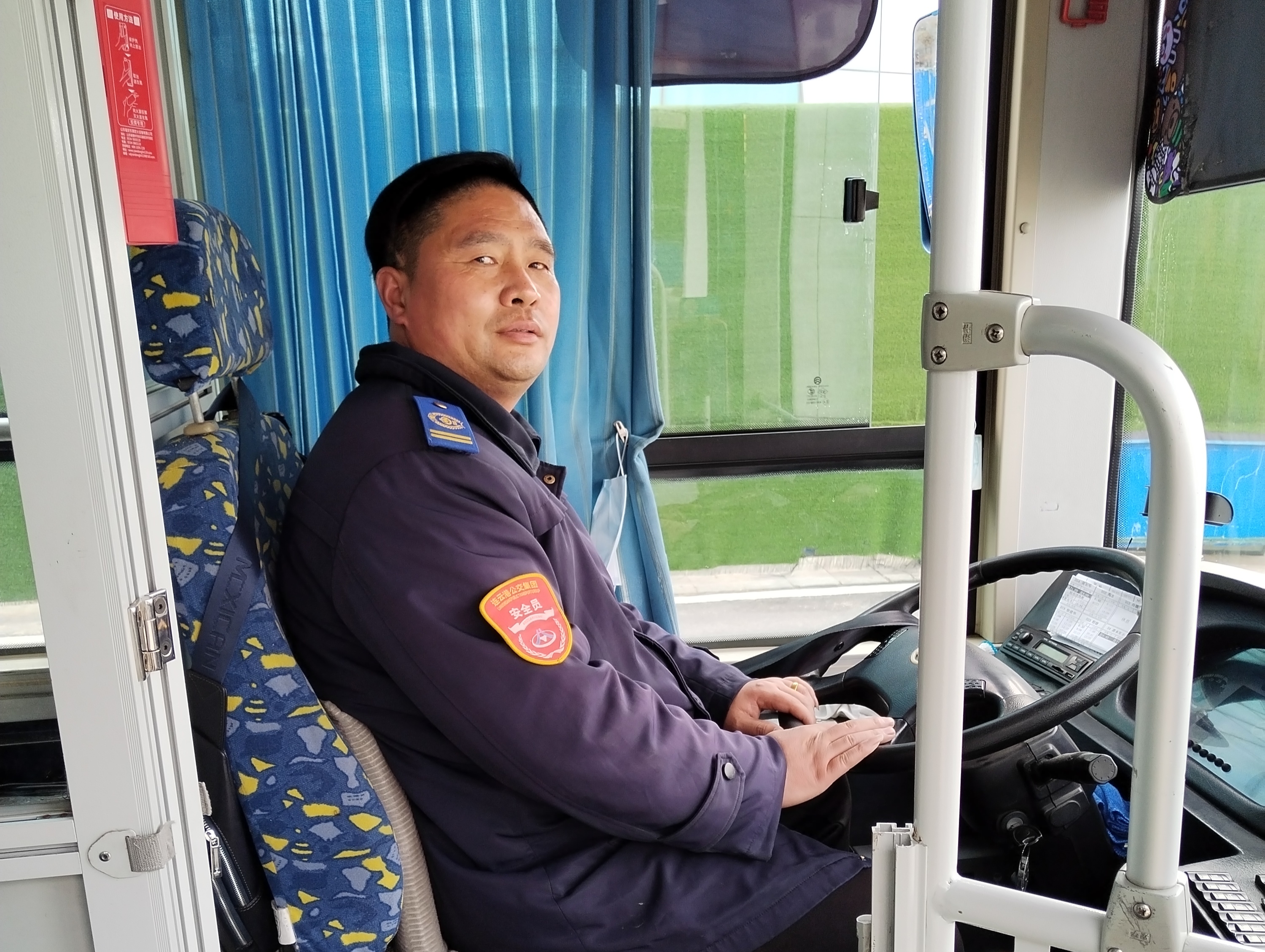 快速公交事業(yè)部駕駛員歸還乘客毛衣獲感謝