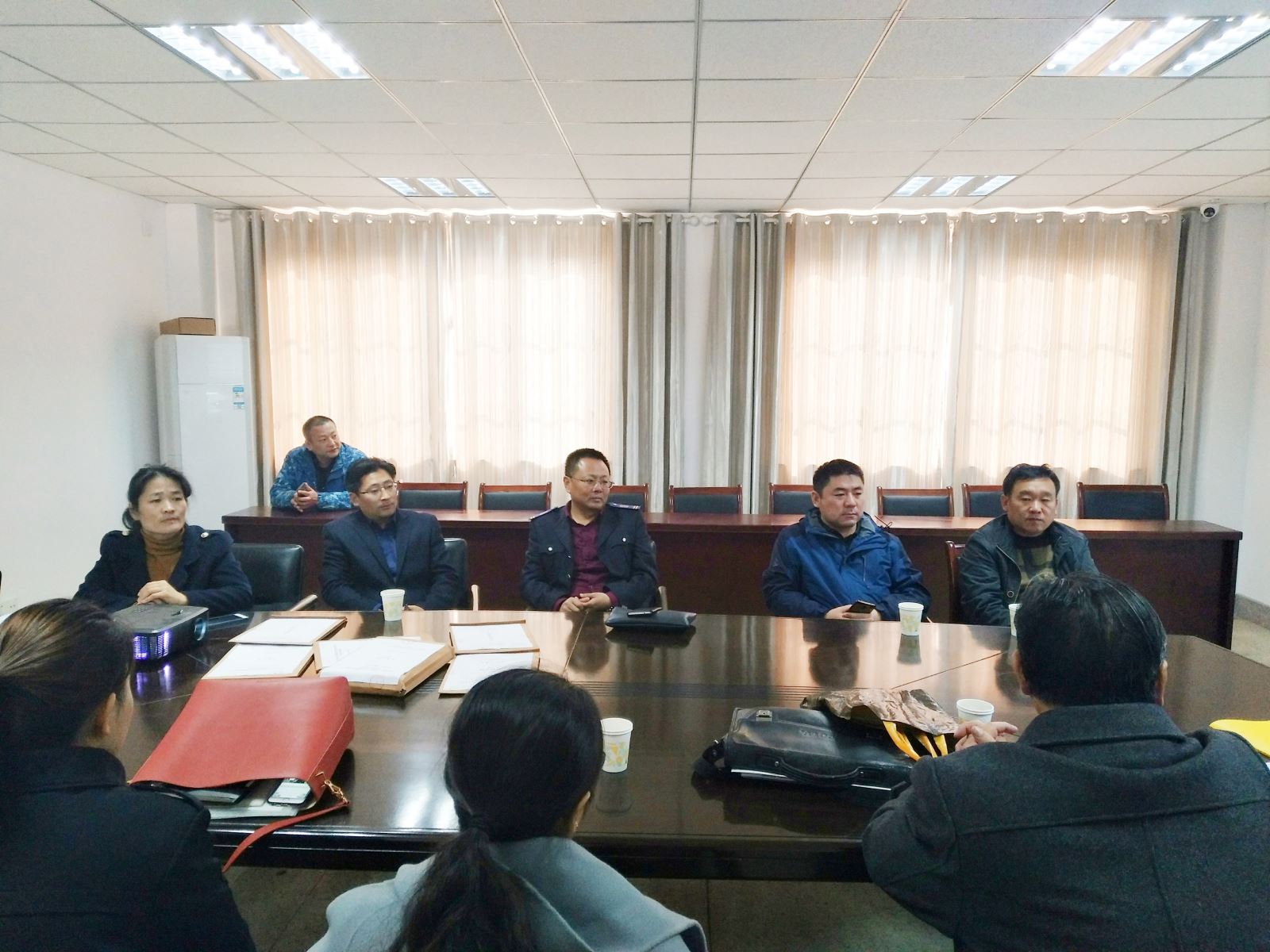 公交集團圓滿完成公交汽服公司輪胎項目招標(biāo)工作