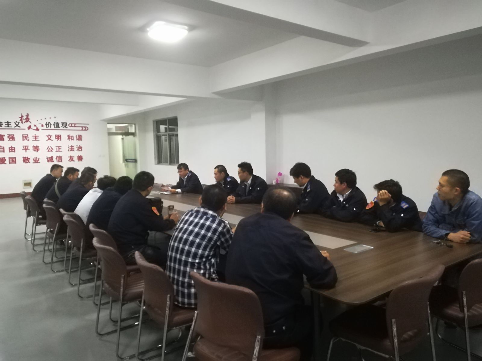 公交集團(tuán)海通公交公司召開27路“雙創(chuàng)”工作推進(jìn)會(huì)