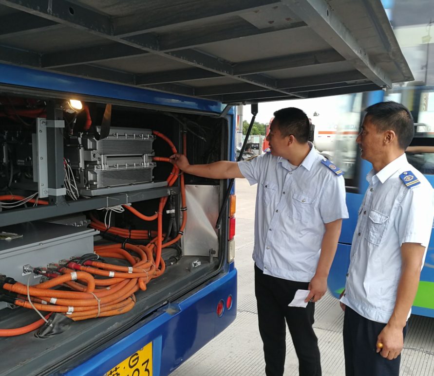 公交集團做好“連云港之夏”群星演唱會機務保障工作