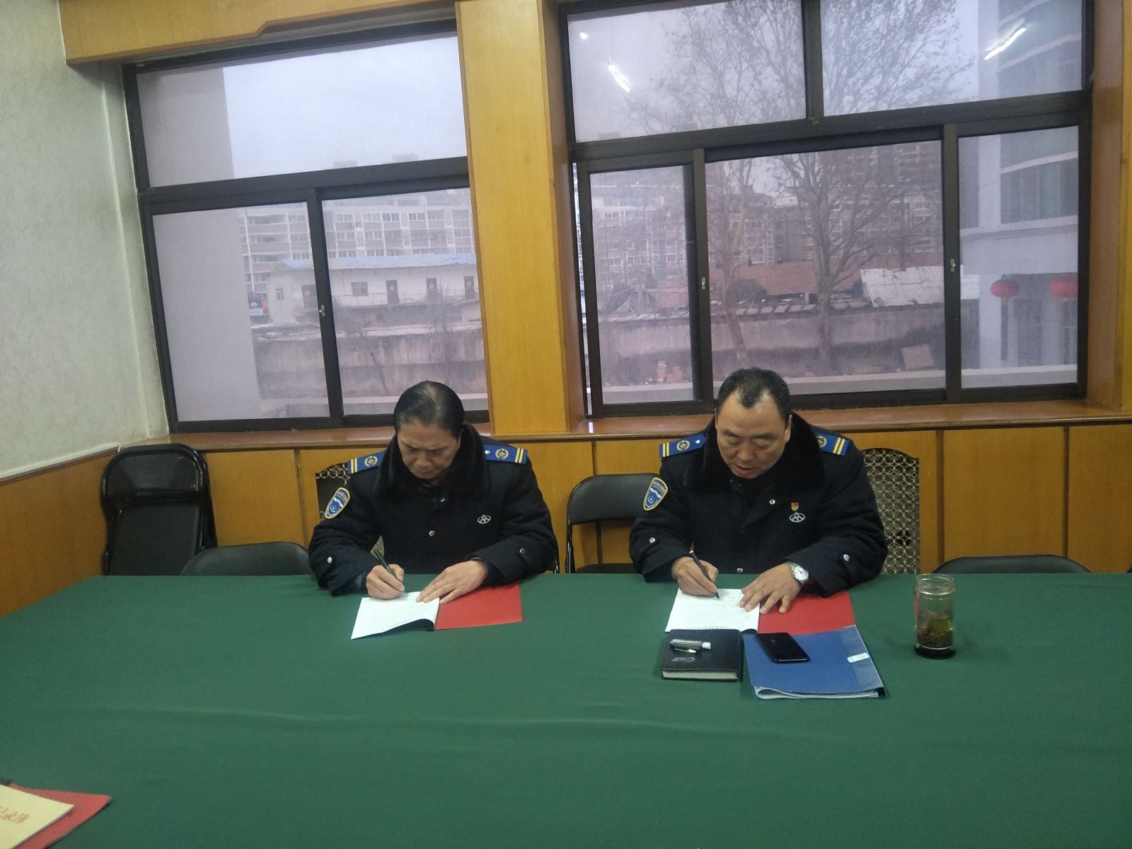 公交集團經營發展事業部與分公司簽訂目標責任書