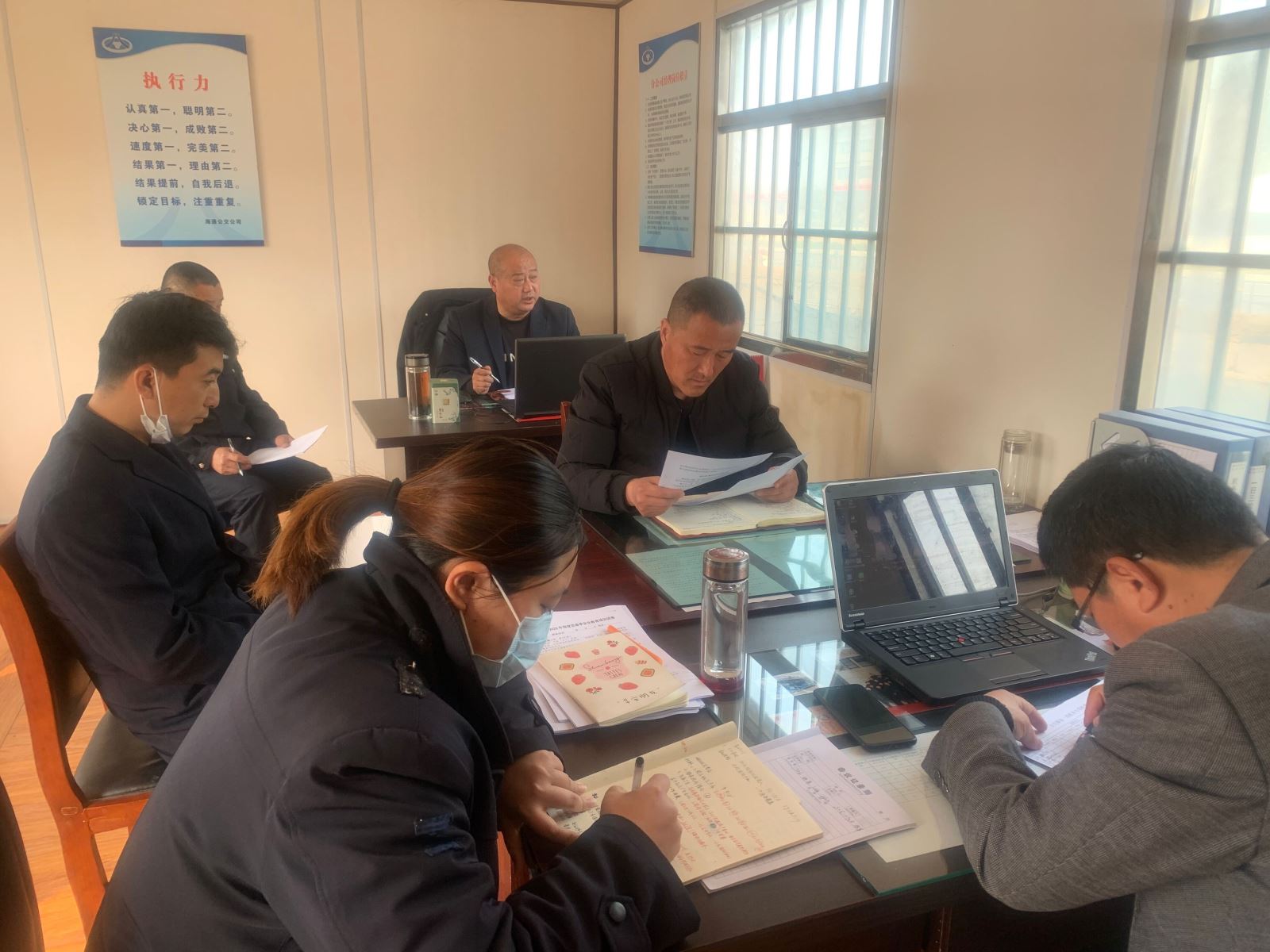 公交集團(tuán)公交事業(yè)一部分公司召開(kāi)“五一”運(yùn)輸保障會(huì)議