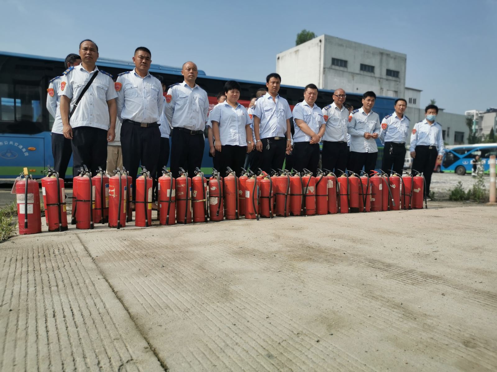 公交集團(tuán)公交事業(yè)一部開展應(yīng)急演練 確保安全生產(chǎn)