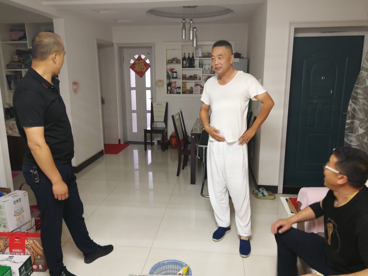 公交集團海通公交公司慰問119路生病駕駛員萬發文