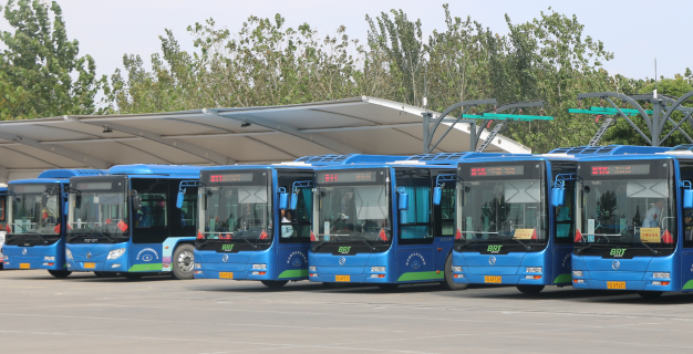 連云港市公交集團(tuán)“愛心送考”再起航 近千輛公交車考生免費(fèi)坐