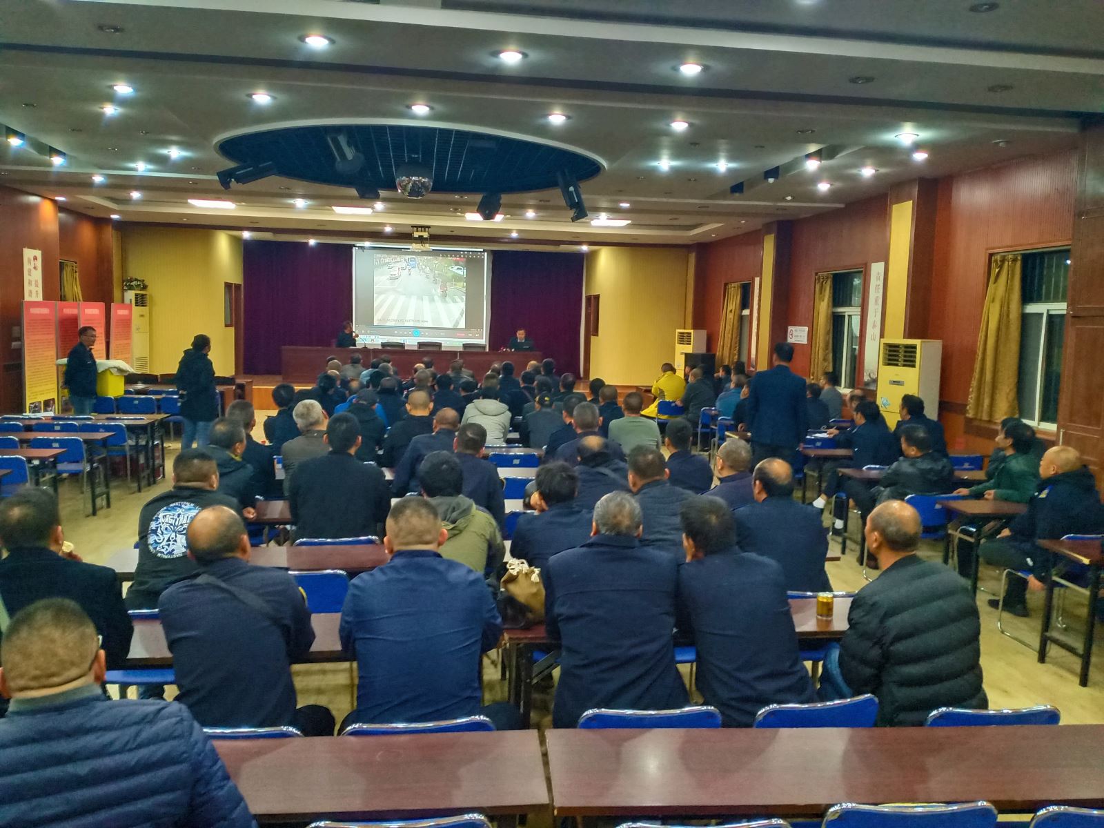 公交集團(tuán)公交事業(yè)一部開展駕駛員警示教育培訓(xùn)