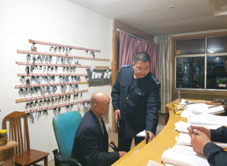 公交集團海通公交公司開展安全生產月前夜查工作