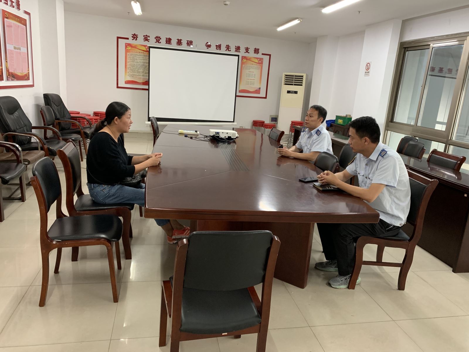 公交集團快速公交事業(yè)部新入職駕駛員家屬交流會