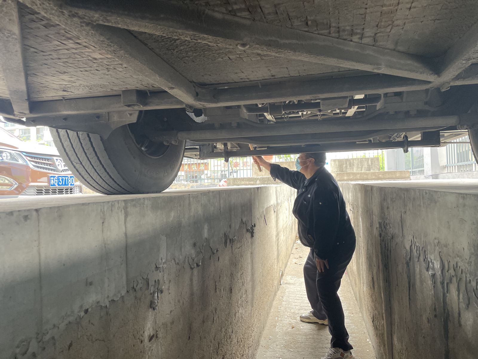 公交集團公交事業二部開展五一節前機務專項大檢查