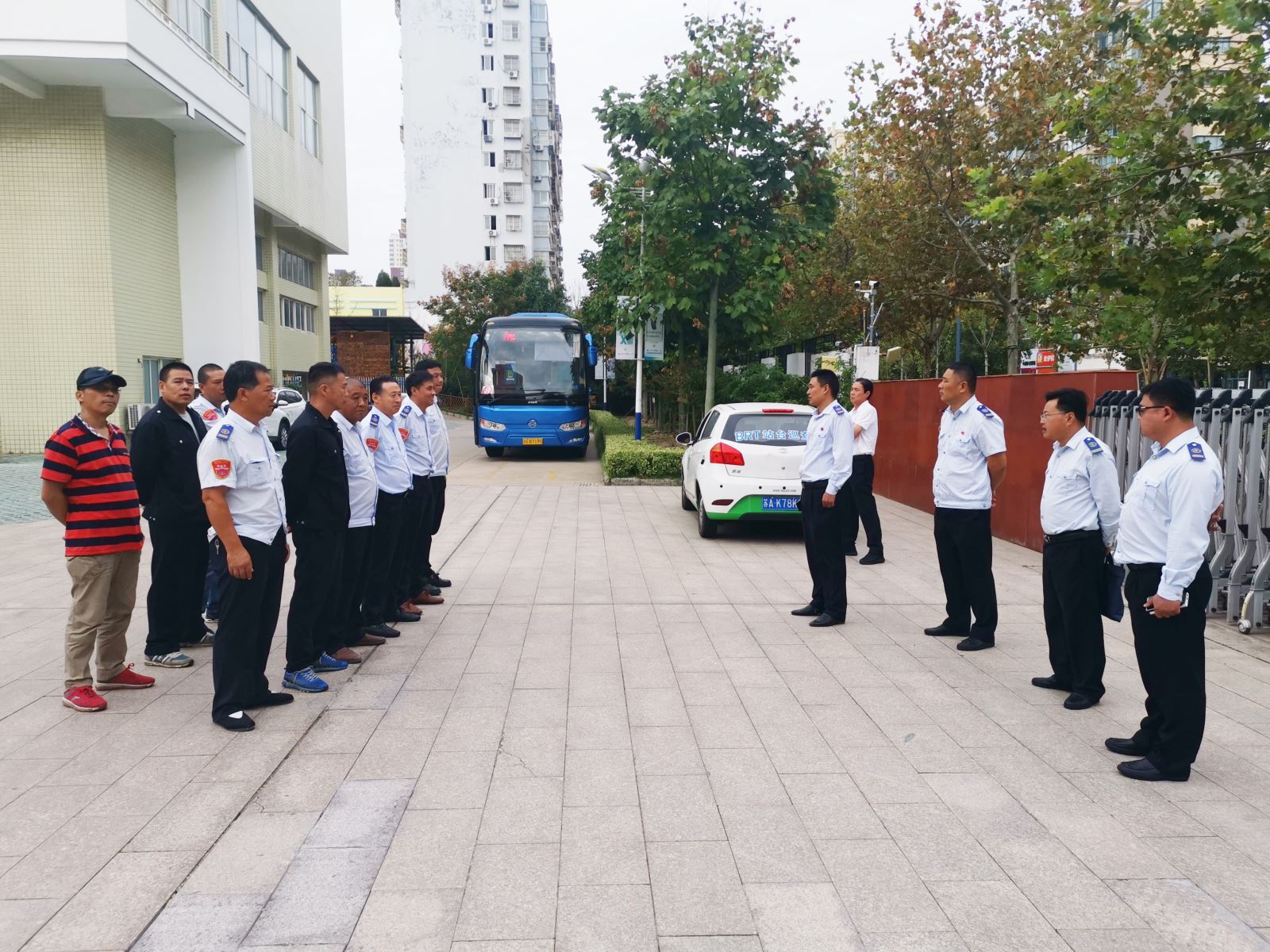 公交集團經營發展事業部圓滿完成蒼梧小學觀光采摘運輸工作