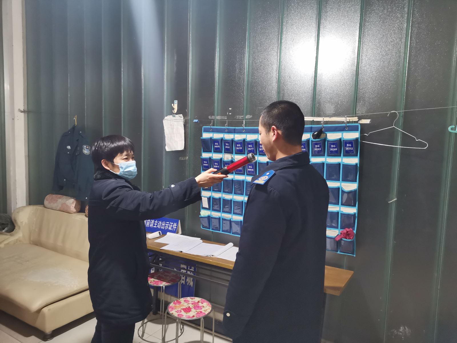 公交事業(yè)二部持續(xù)開(kāi)展駕駛員崗前溫度、酒精、血壓測(cè)試工作