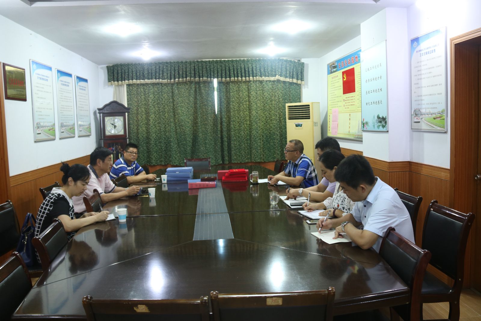 市老齡委領導至公交新浦公司進行現(xiàn)場指導