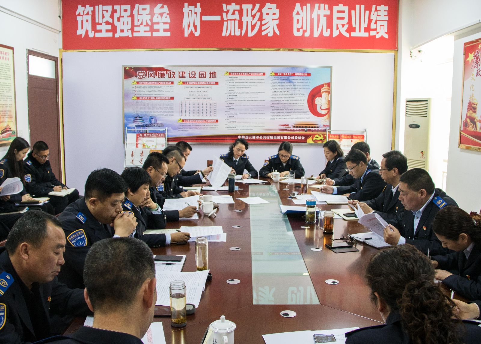 公交集團(tuán)積極貫徹落實交通控股集團(tuán)綜合工作督查部署會議