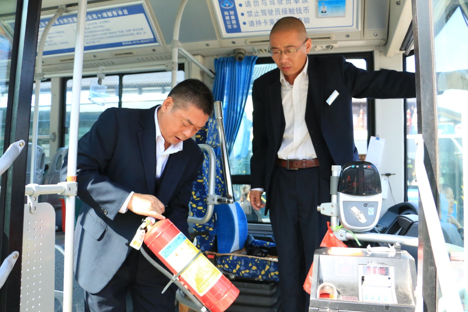 公交快速公司狠抓安全生產防范措施