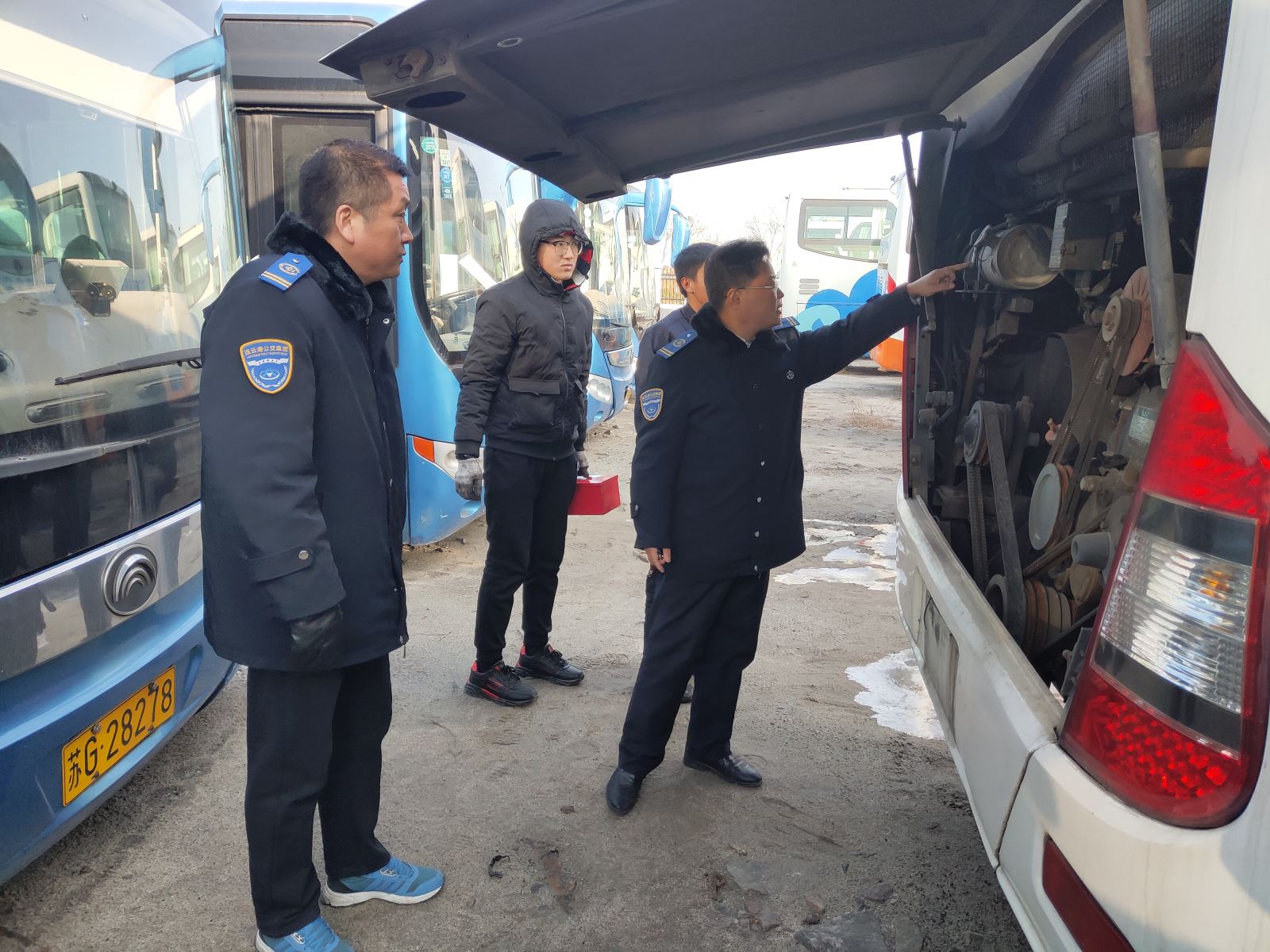 公交集團機務技術事業部開展待運營車輛檢查工作