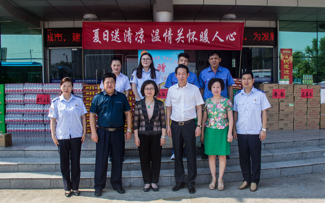 市總工會(huì)副主席秦云看望慰問公交職工