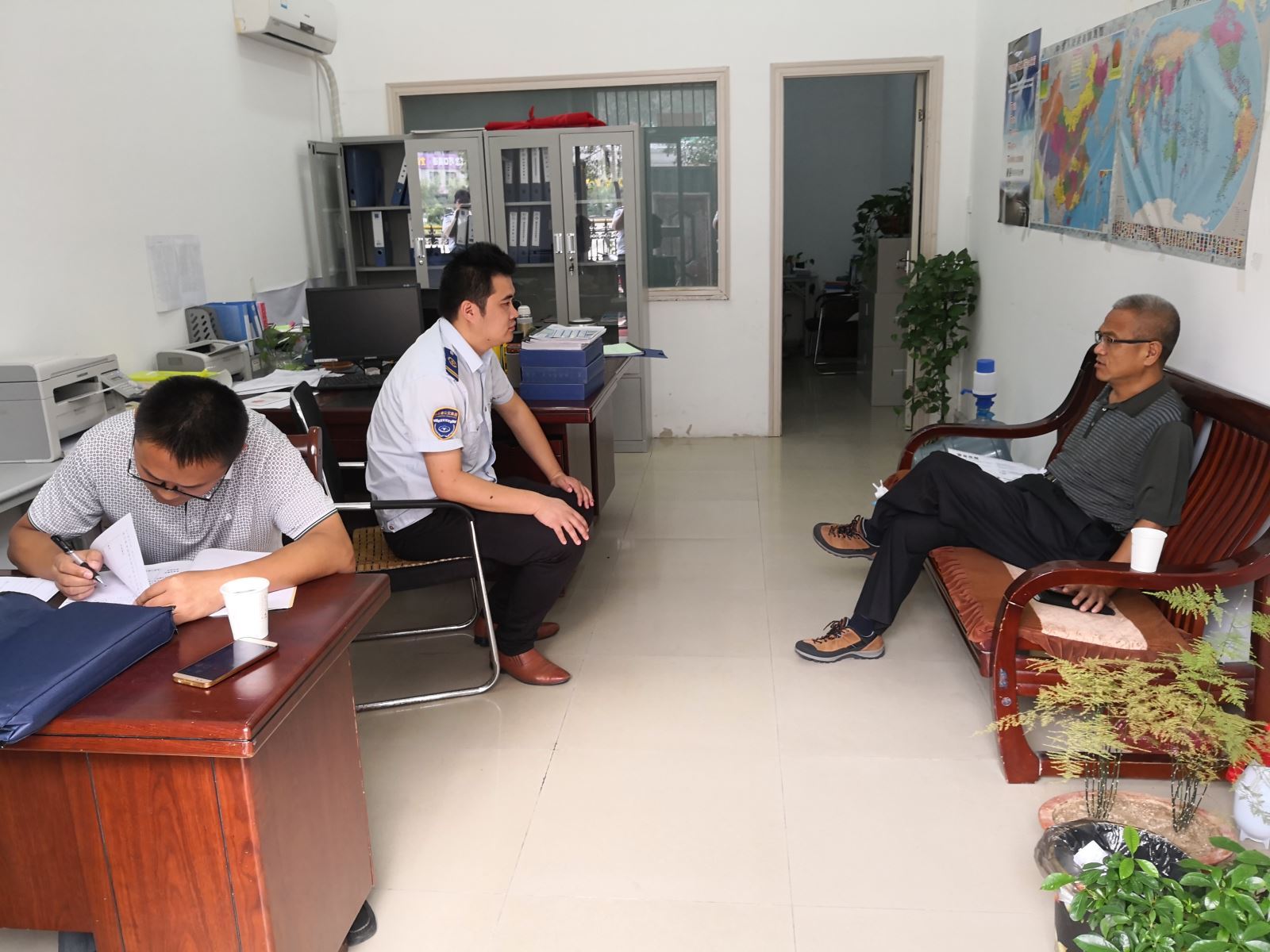 市運(yùn)管處到公交集團(tuán)旅游公司檢查“雙節(jié)”安全生產(chǎn)工作