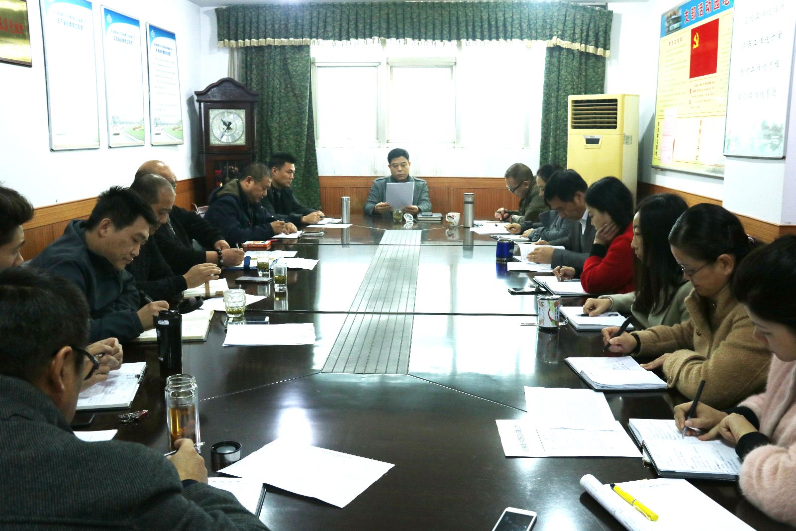 公交新浦公司開展《駕駛員營運(yùn)服務(wù)規(guī)范》（試行）再動(dòng)員會(huì)議